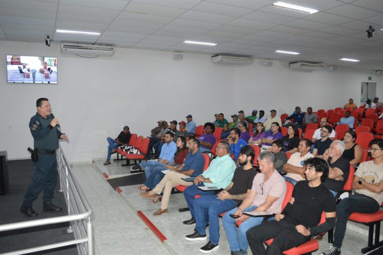 Comandante do CPA-6 e Promuse realizam palestra sobre combate à violência doméstica em Alcinópolis