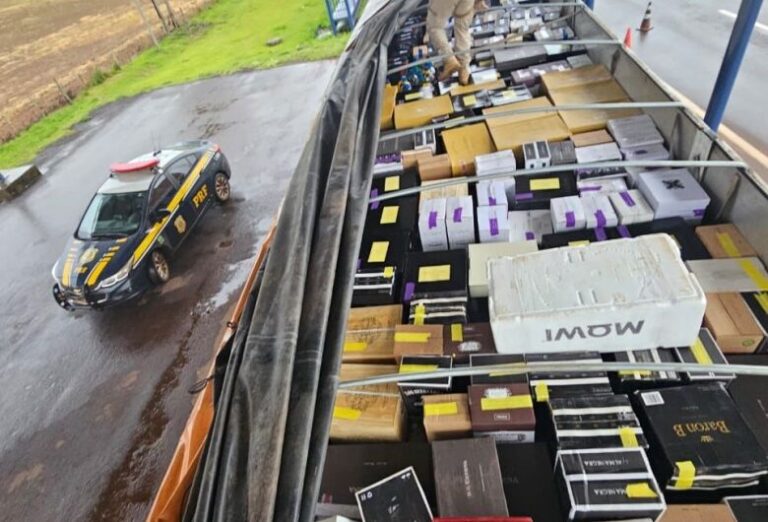 PRF prende motorista com 300 caixas de vinhos contrabandeados na BR-163