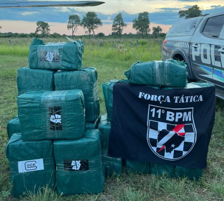 11º BPM localiza aeronave com 477 kg de pasta base de cocaína