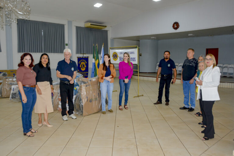 Lions Clube entrega materiais ortopédicos adquiridos com emenda impositiva para reforçar atendimento em saúde