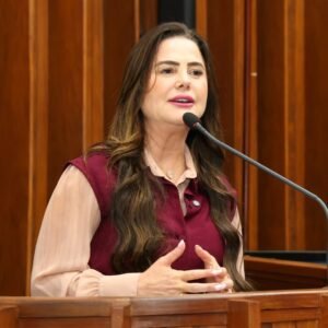 Mara Caseiro leva pautas de MS a Flávio Bolsonaro em Brasília
