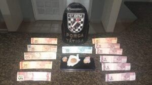 Polícia Militar prende mulher por tráfico de drogas em Coxim